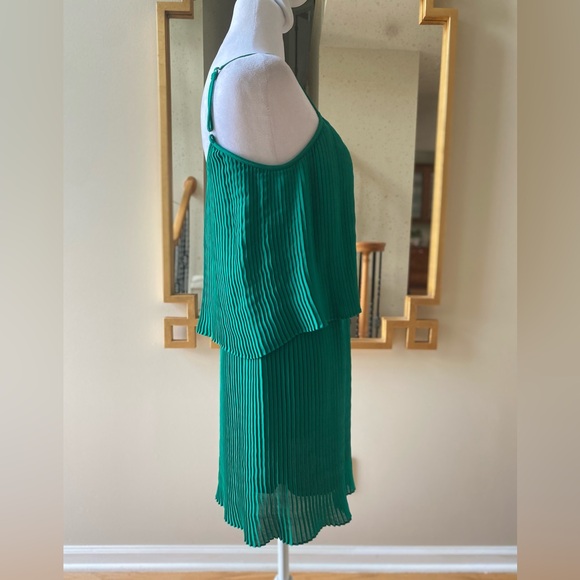 Parker Emerald Green Pleated Layered Mini Dress size XS - Picture 8 of 16